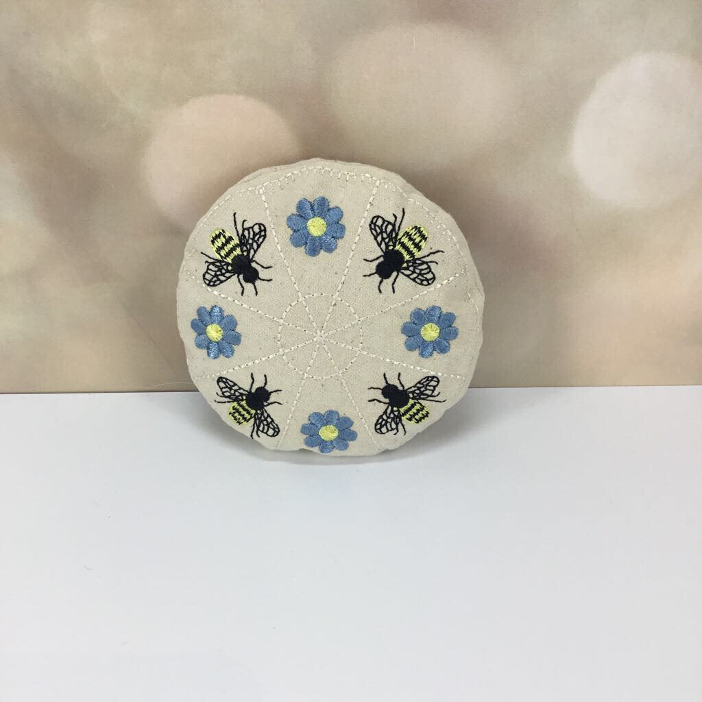 SEWING PIN KEEP BEES ROUND