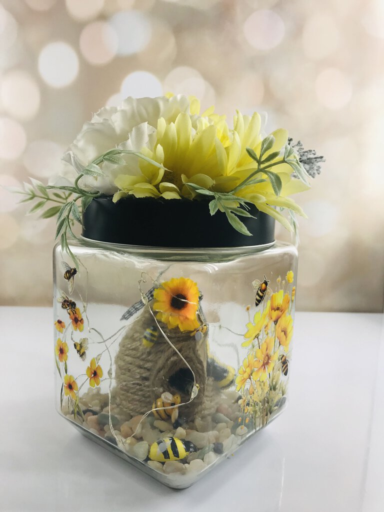 Yellow/white bee jar