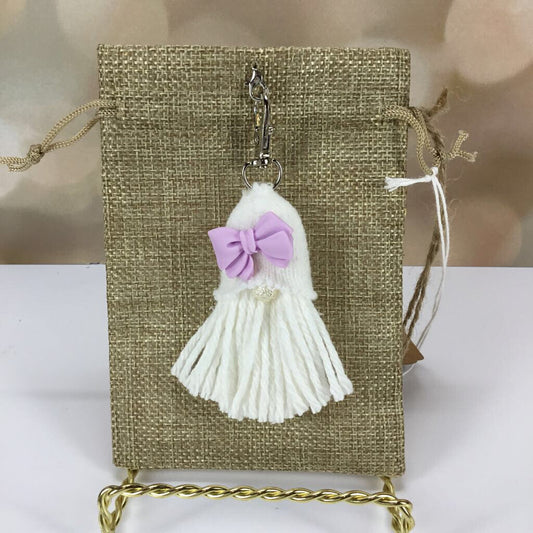 Gift bag with white gnome clip-on