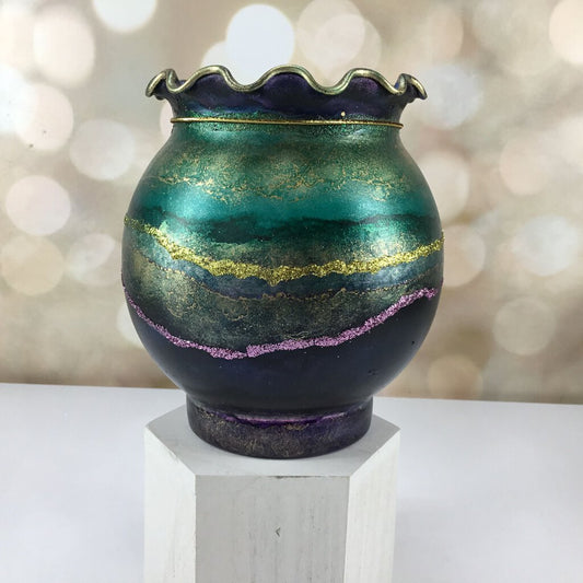 5.5" Glass Scalloped Vase w/Glitter