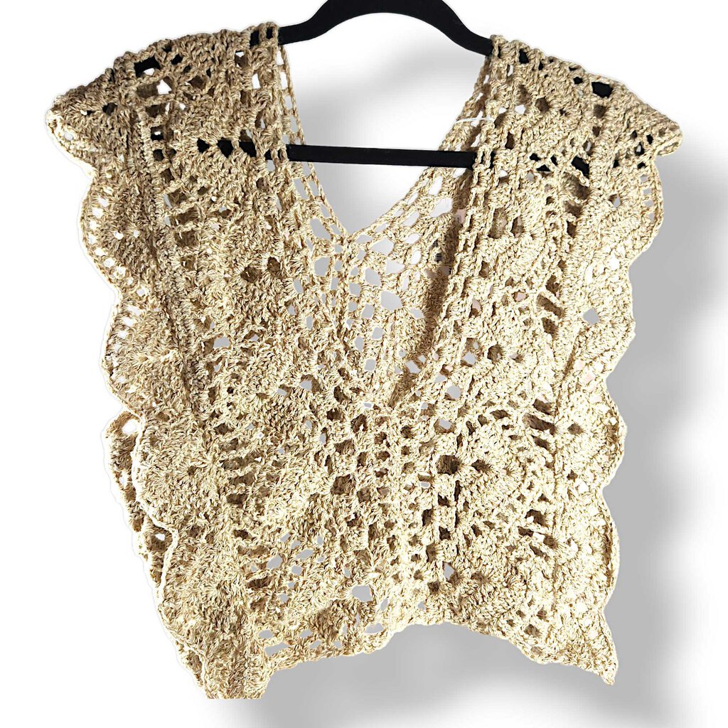 Lg straw colored lace crochet top pullover