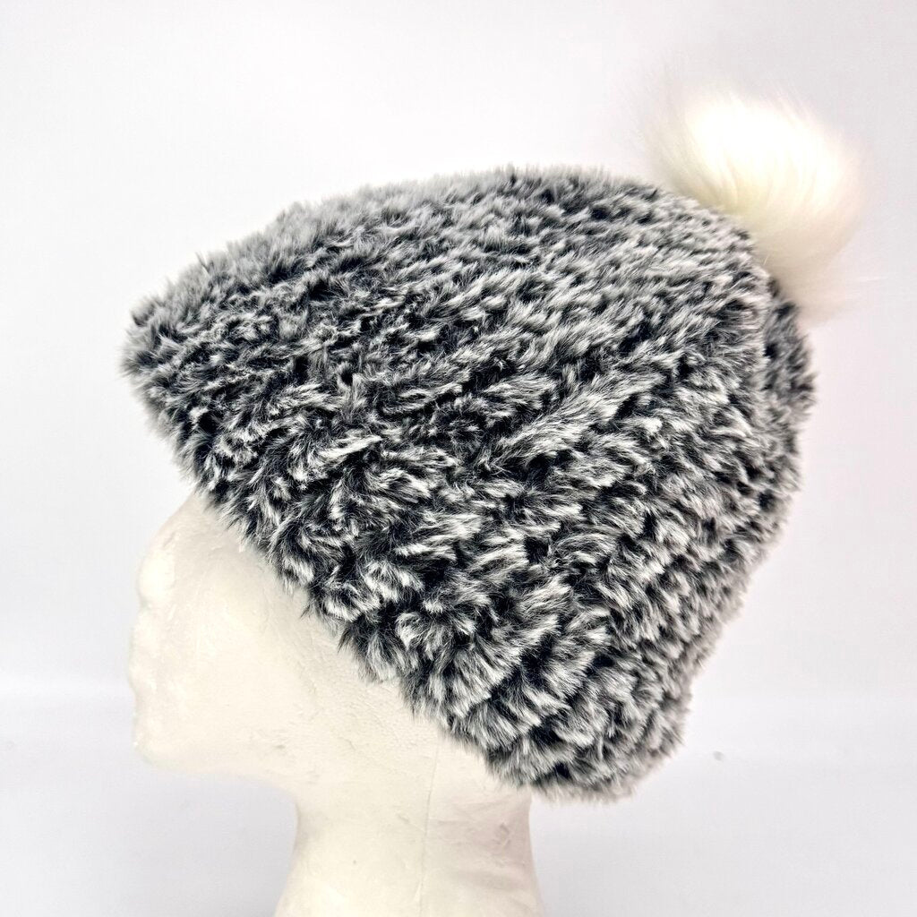 Loom knit Winter hat/beanie - Mink