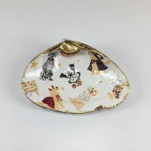 Dogs in Costume/White LG Clam (Newport RI)