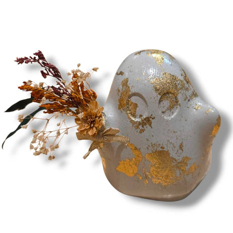 Concrete Ghost with Bouquet - Ruffles