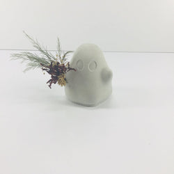 Concrete Ghost with Bouquet - Classic - view 1