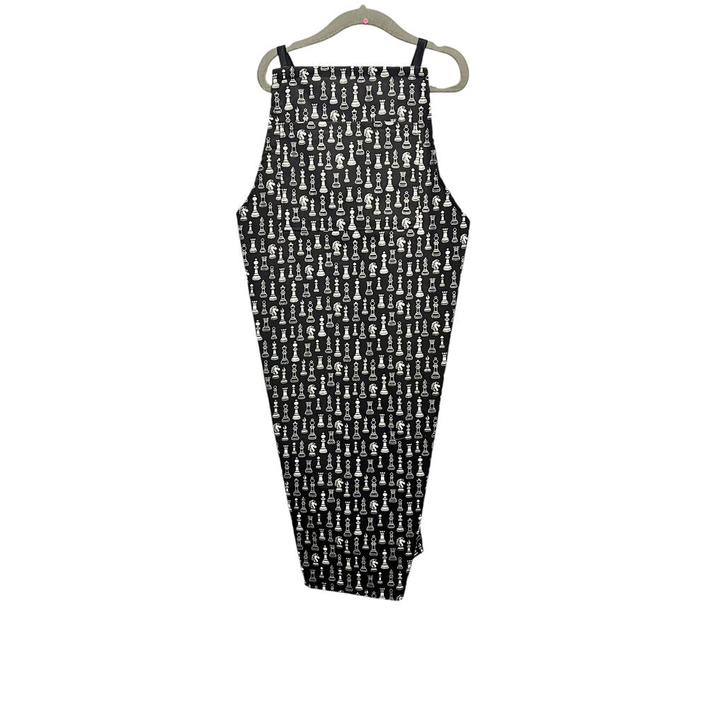 Adult Apron Chess