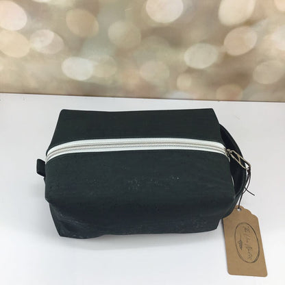 Toiletry bag - army green cork