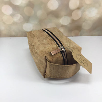 Toiletry bag - natural cork