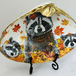 Raccoon Family/Leaves XL clam (Old Orchard Beach, ME) - view 1