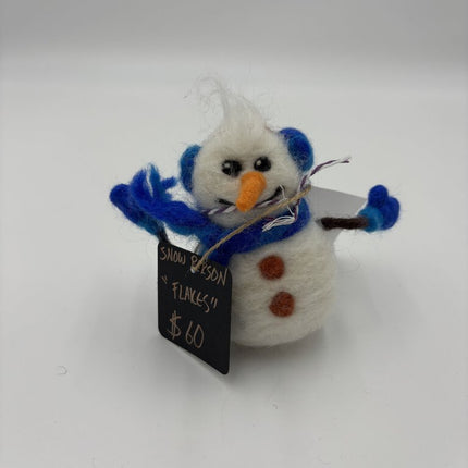 NEEDLE FELTED SNOWPERSON "FLAKES"