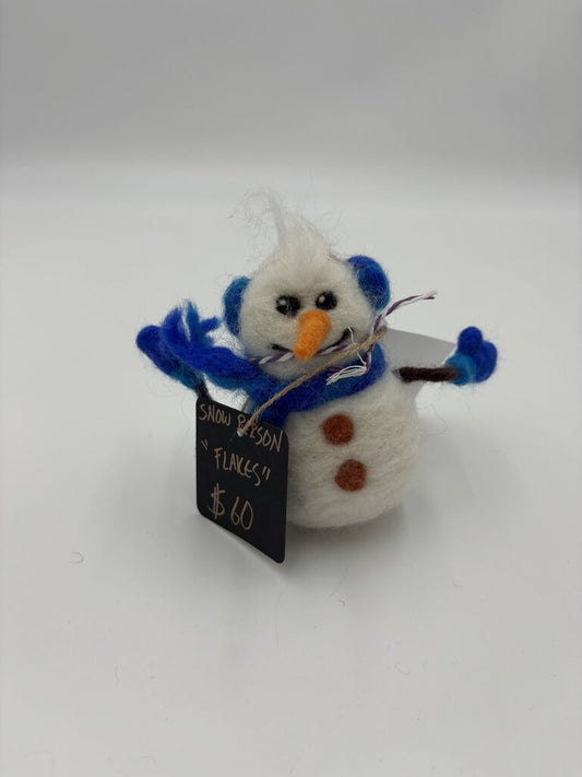 NEEDLE FELTED SNOWPERSON "FLAKES"