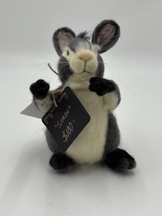 NEEDLE FELTED BUNNY GREY N WHITE SIMON