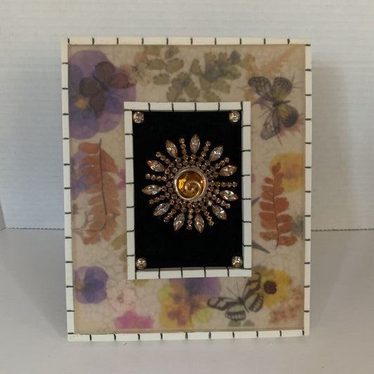 BEAUTIFUL MARBLE FRAME W /FLOWER