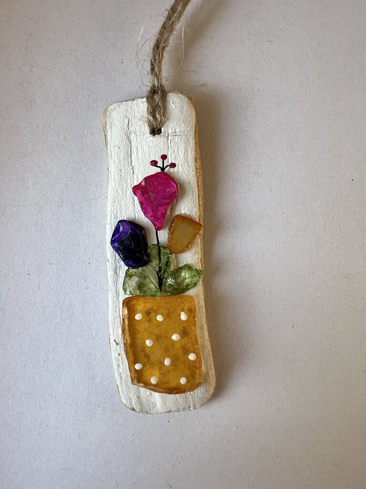 Driftwood Flowers/Yellow Vase Ornament