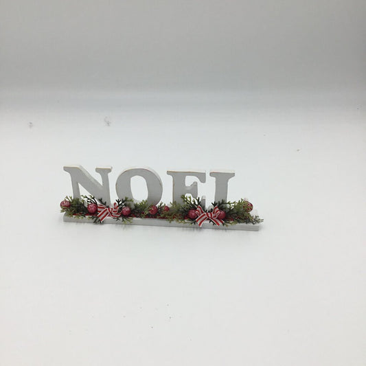 NOEL shelf sitter