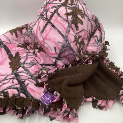 Fleece reversible blanket pink camo w/ brown