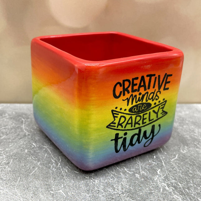 Sq holder Creative minds