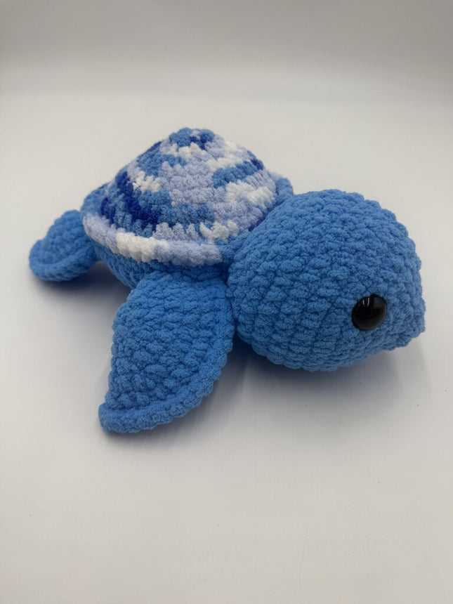 Crocheted turtle plushie blue/blue