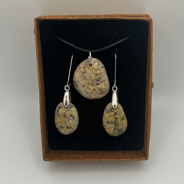 Necklace & Earrings Set