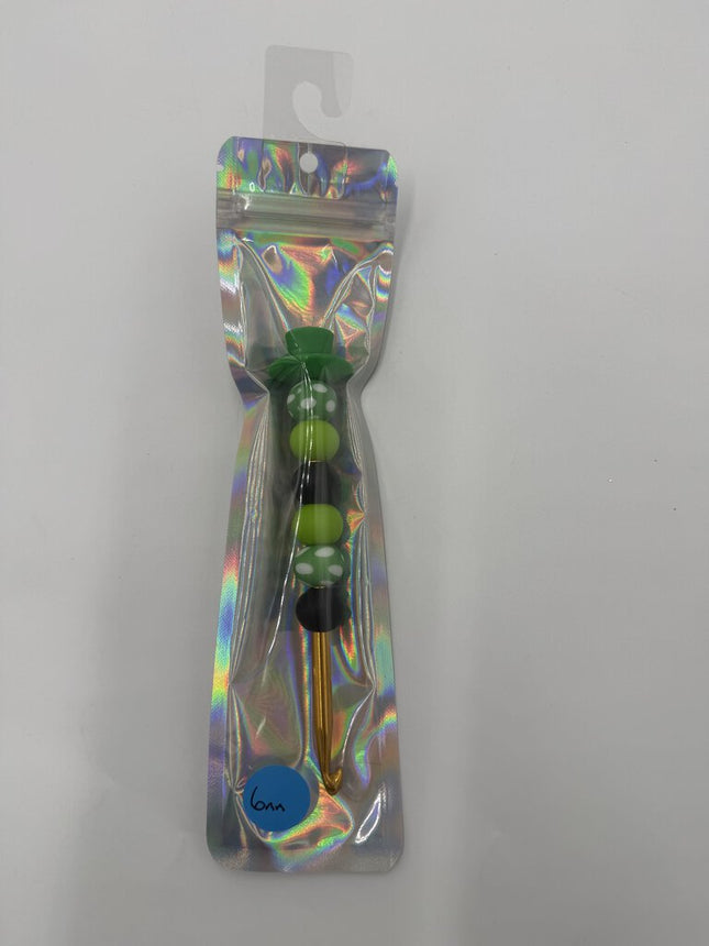 Ergonomic crochet hook 6mm leprechaun hat