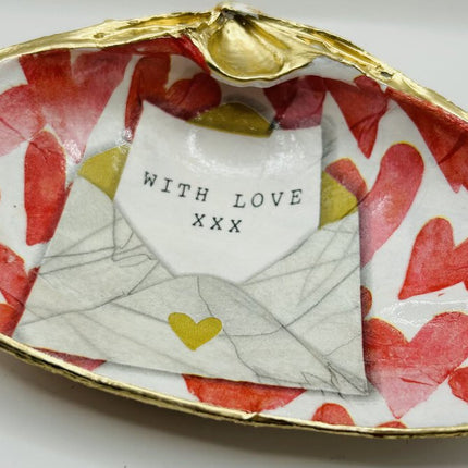 'With Love' letter/Hearts Atlantic Surf Clam (Old Orchard, ME)