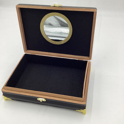 Queen Bee Black Box w/Feet