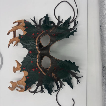 Oak king mask green