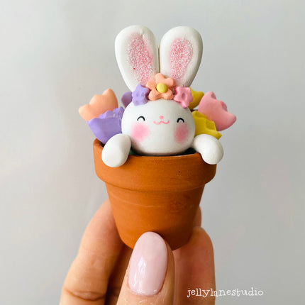 SPRING BUNNY W/ TULIPS DESK BUDDY