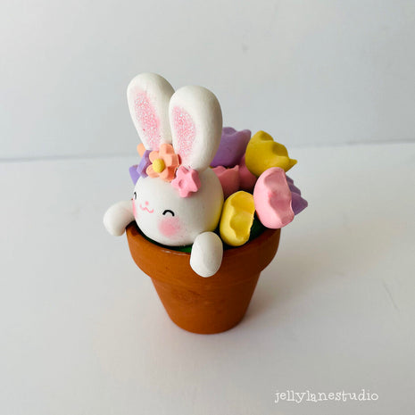 SPRING BUNNY W/ TULIPS DESK BUDDY