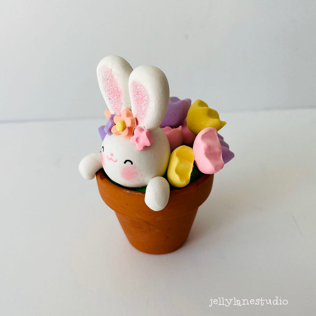 SPRING BUNNY W/ TULIPS DESK BUDDY