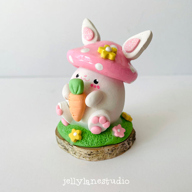 MUSHROOM BUNNY DESK BUDDY