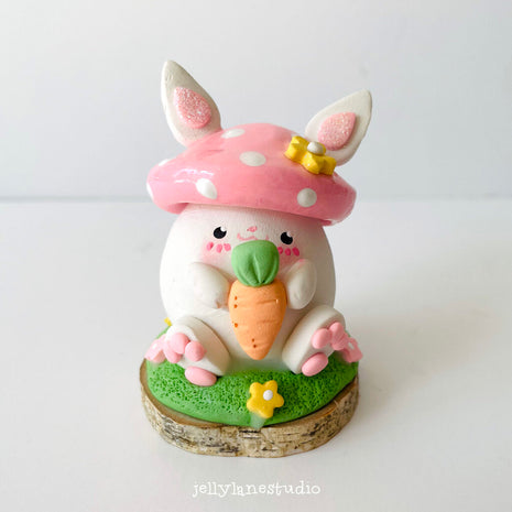 MUSHROOM BUNNY DESK BUDDY