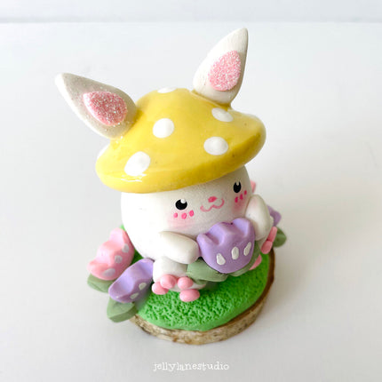 MUSHROOM BUNNY DESK BUDDY