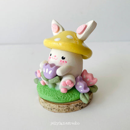 MUSHROOM BUNNY DESK BUDDY