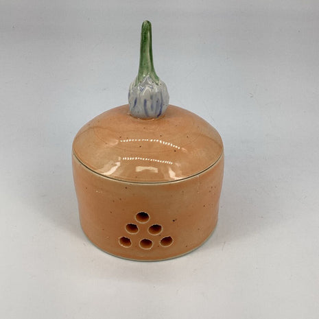 Garlic keeper