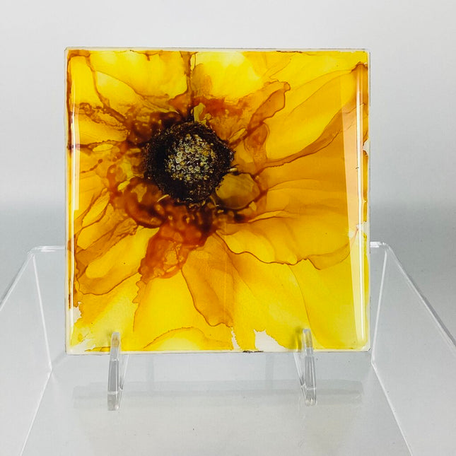 4x4 Tile with Yellow Flowers (Large Center)