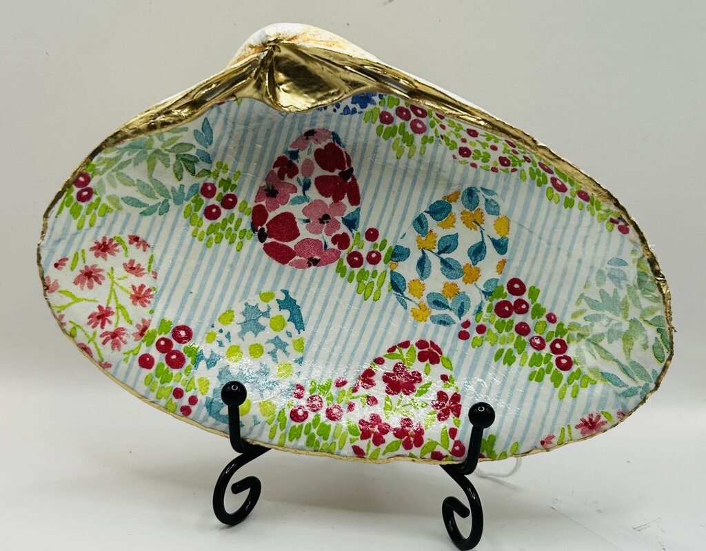Floral Easter Eggs Decoupaged Clam Shell (Salisbury, MA)