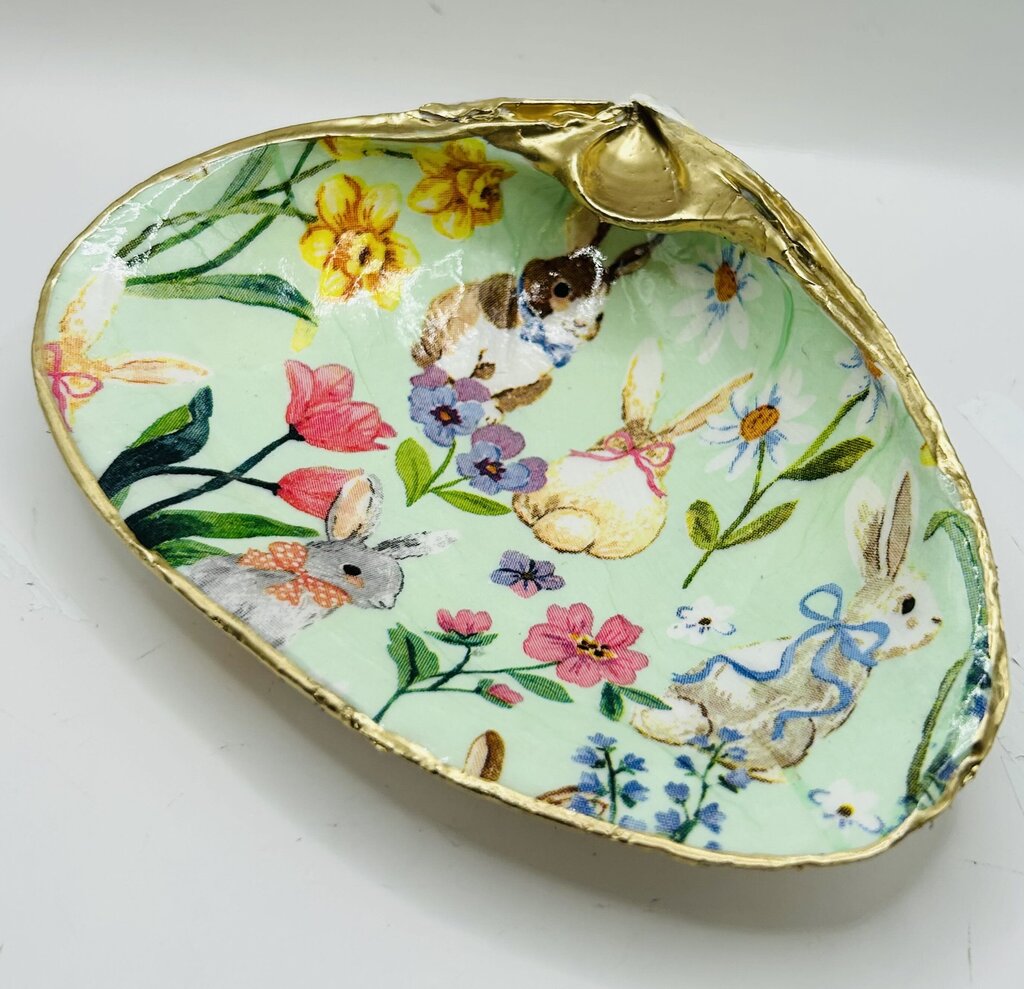 Bunnies with Bows & Flowers Clam Dish ( Newport, RI)