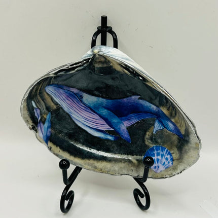 Whale transfer on a Blue Clam from Newport, RI