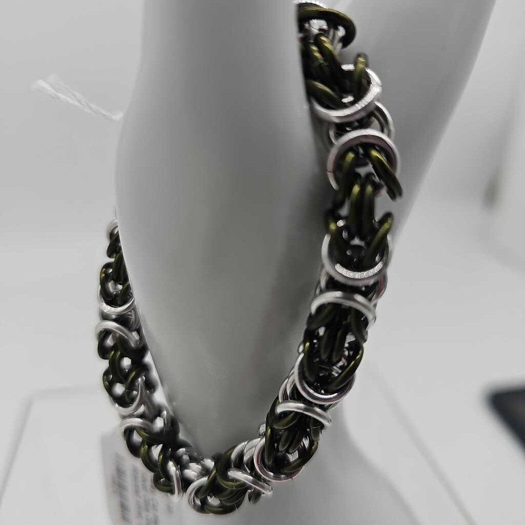 Silver Olive Green Byzantine Bracelet