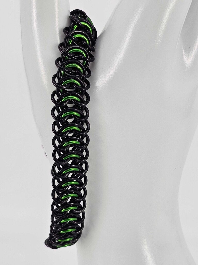 8" Black Green Vertebrae Bracelet