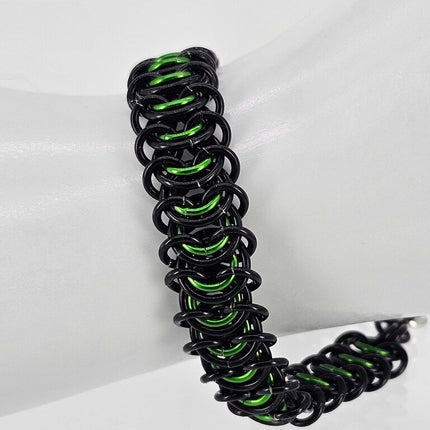 8" Black Green Vertebrae Bracelet