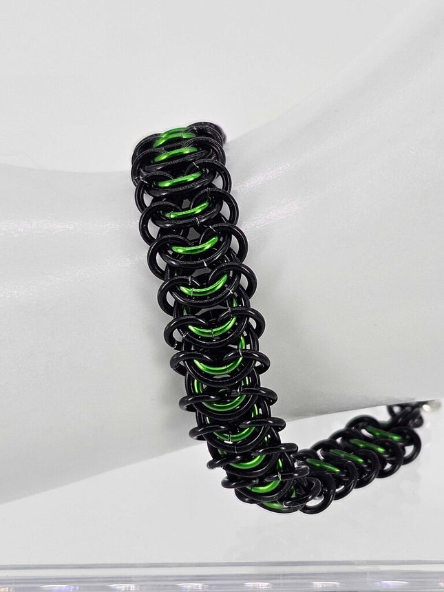 8" Black Green Vertebrae Bracelet