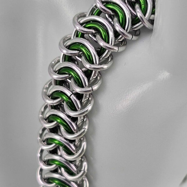 8" Silver Green Vertebrae Bracelet