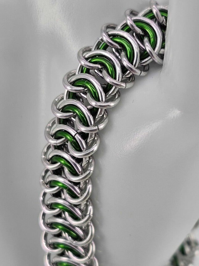 8" Silver Green Vertebrae Bracelet