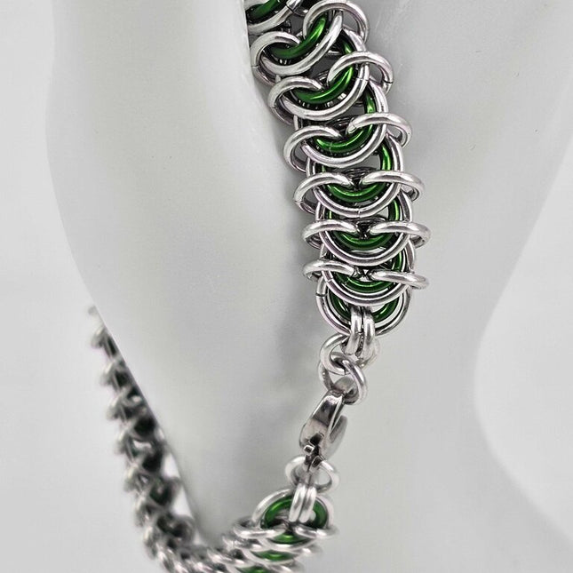 8" Silver Green Vertebrae Bracelet