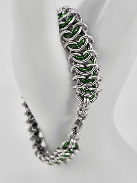 8" Silver Green Vertebrae Bracelet