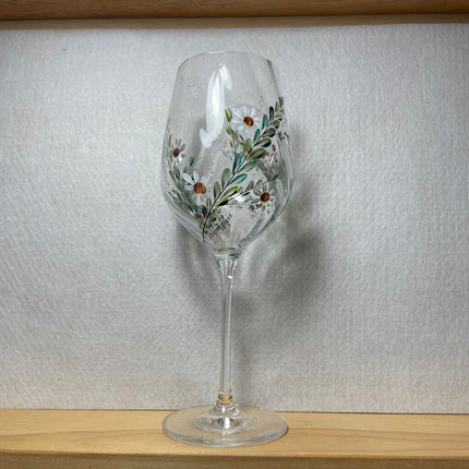 Daisies eucalyptus wine