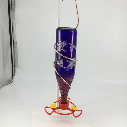 Multiport hummingbird feeder