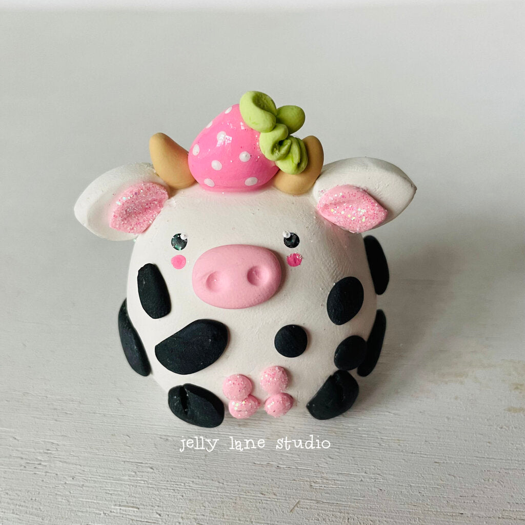 STRAWBERRY COW DESK FRIEND